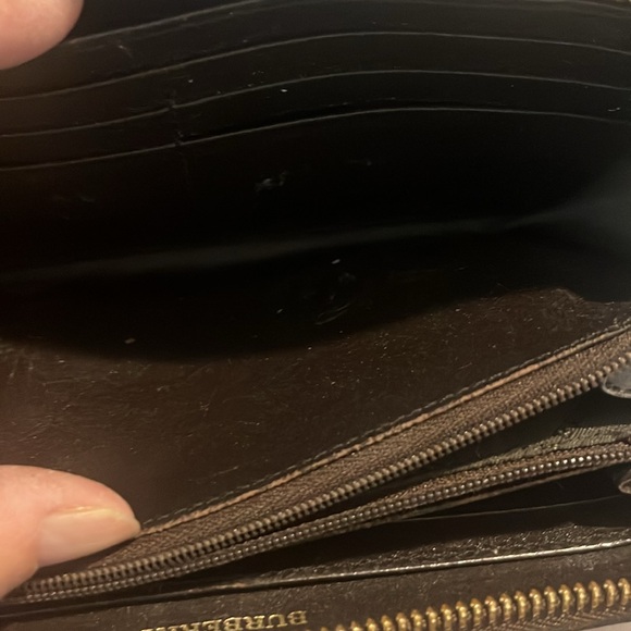 Burberry wallet in good condition,
4 1/2” by 7 1/2” pre loved plenty life left - Picture 11 of 11